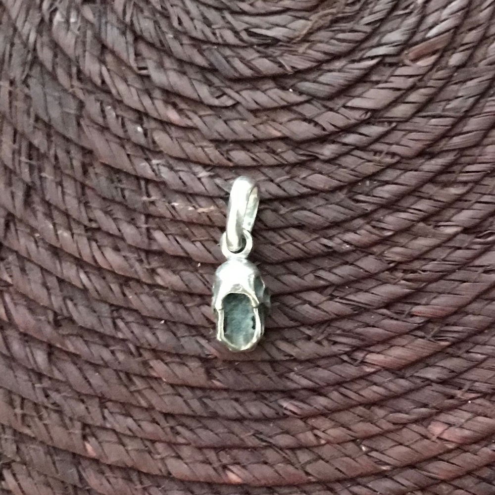 Small Silver Skull Pendant - Picture 5 of 8